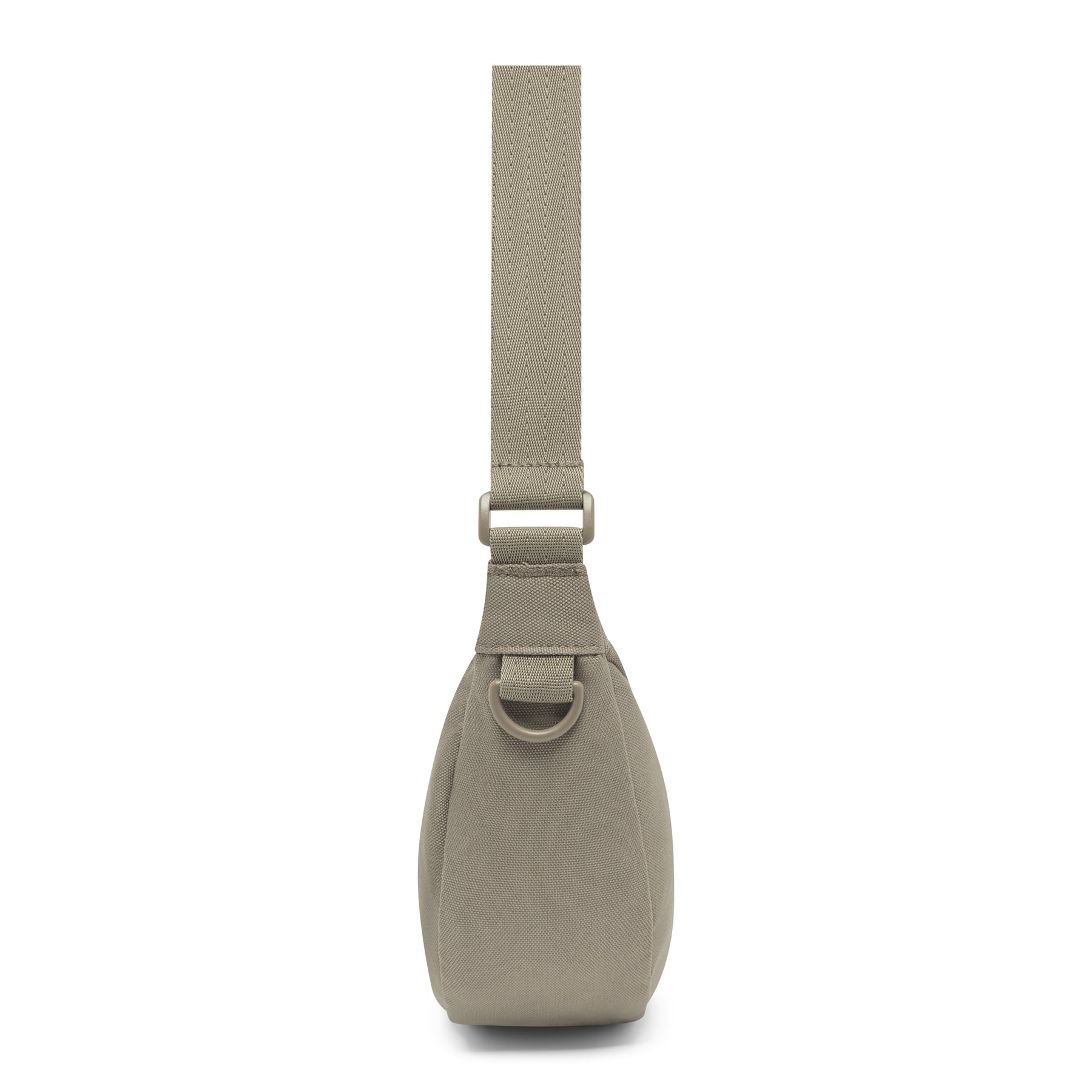 Halbmondtasche 'Ally Small' von Johnny Urban in desert-grau, seitliche Ansicht mit verstellbarem Tragegurt