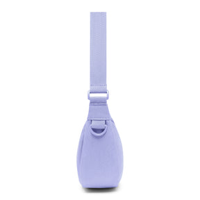Halbmond-Tasche Ally Small in fliederfarben mit breitem Gurt von Johnny Urban