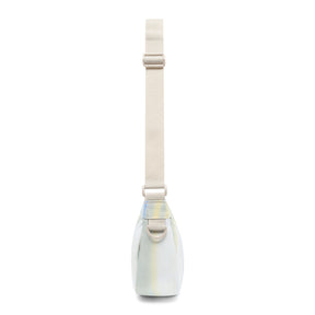 Halbmondtasche 'Ally Small' in sandfarben mit gestreiftem Design und verstellbarem Riemen von Johnny Urban