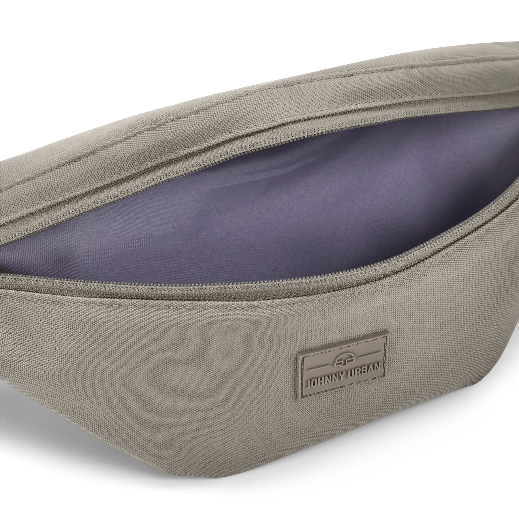 Große Johnny Urban Bauchtasche ‚Erik Large‘ in desert grey mit offenem Hauptfach und violettem Innenfutter