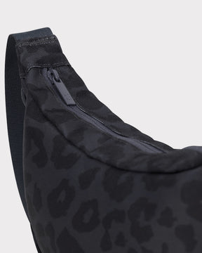 Half Moon Bag "Ally Small" grau leo