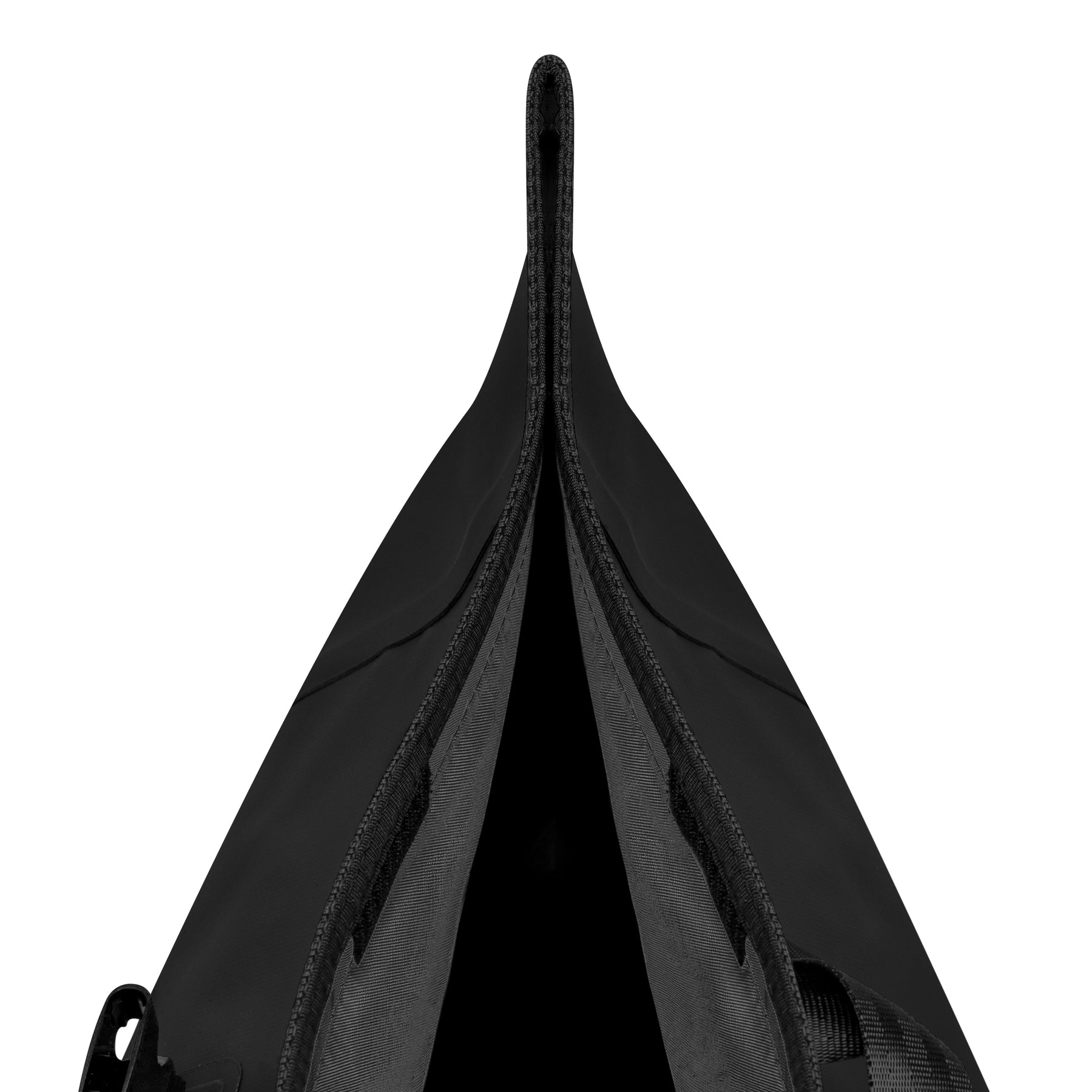 Schwarzer Rolltop Rucksack 'Conor' von Johnny Urban mit geöffnetem Hauptfach und grauem Innenfutter
