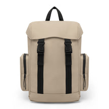 Johnny Urban Rucksack ‚Finley‘ in Beige mit zwei seitlichen Reißverschlusstaschen und schwarzen Gurten