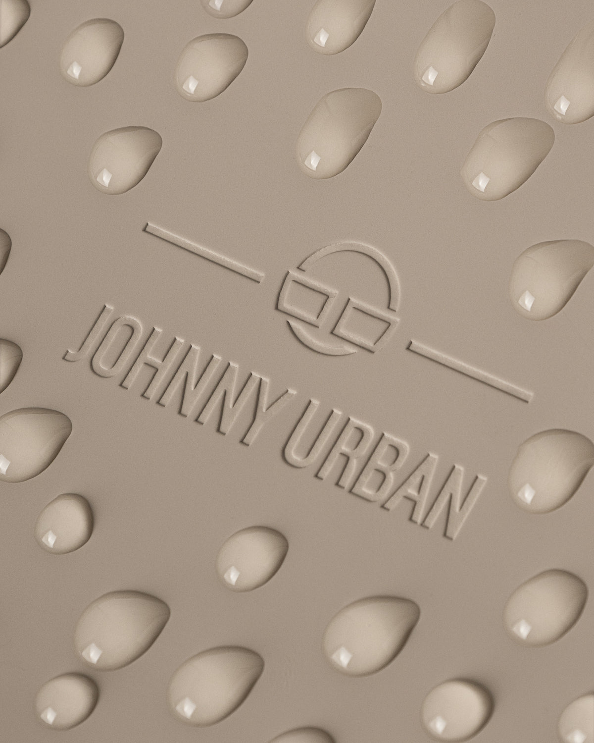 Beiger wasserabweisender Rucksack Finley mit geprägtem Johnny Urban Logo und Wassertropfen