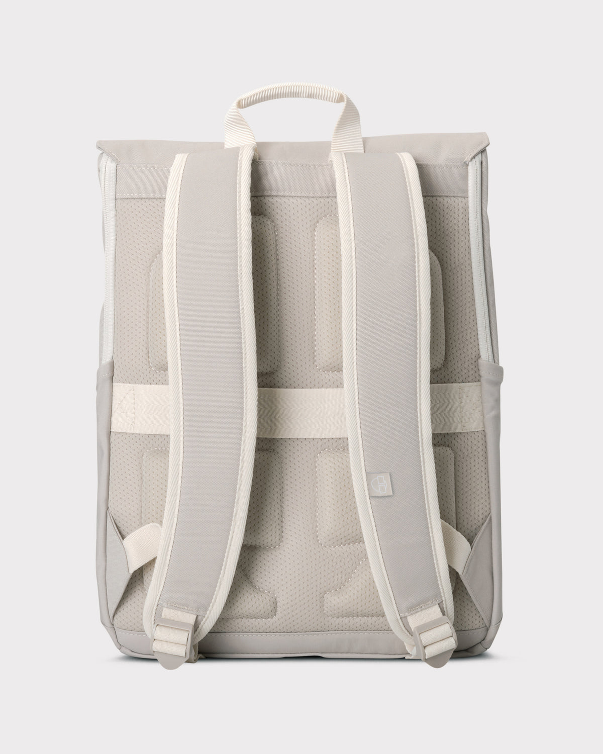 Beiger Damen-Tagesrucksack 'Mika' von Johnny Urban mit gepolsterten, verstellbaren Rückenpolstern und Trägern