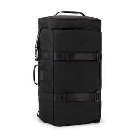 Schwarze Reisetasche 'Colin' von Johnny Urban mit zwei Kompressionsriemen und Tragegriff