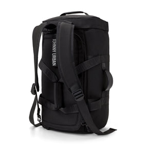 Schwarze Reisetasche 'Colin' von Johnny Urban mit Rucksackfunktion, gepolsterten Trägern und Griff seitlich