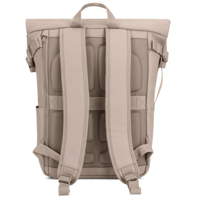 Beiger Rolltop Rucksack 'Henry' von Johnny Urban mit gepolsterten Rücken- und Schultergurten