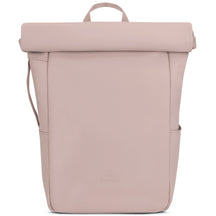 Rolltop Rucksack Henry von Johnny Urban in zartem Rosa mit schlichtem Design und Tragegriff oben