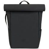 Schwarzer Rolltop-Rucksack 'Henry' von Johnny Urban mit schlichtem Design und seitlichen Taschen